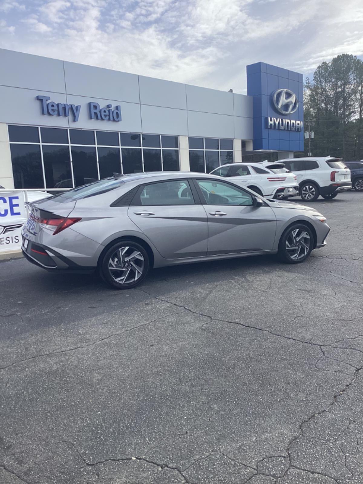 2025 Hyundai Elantra SEL Sport FWD