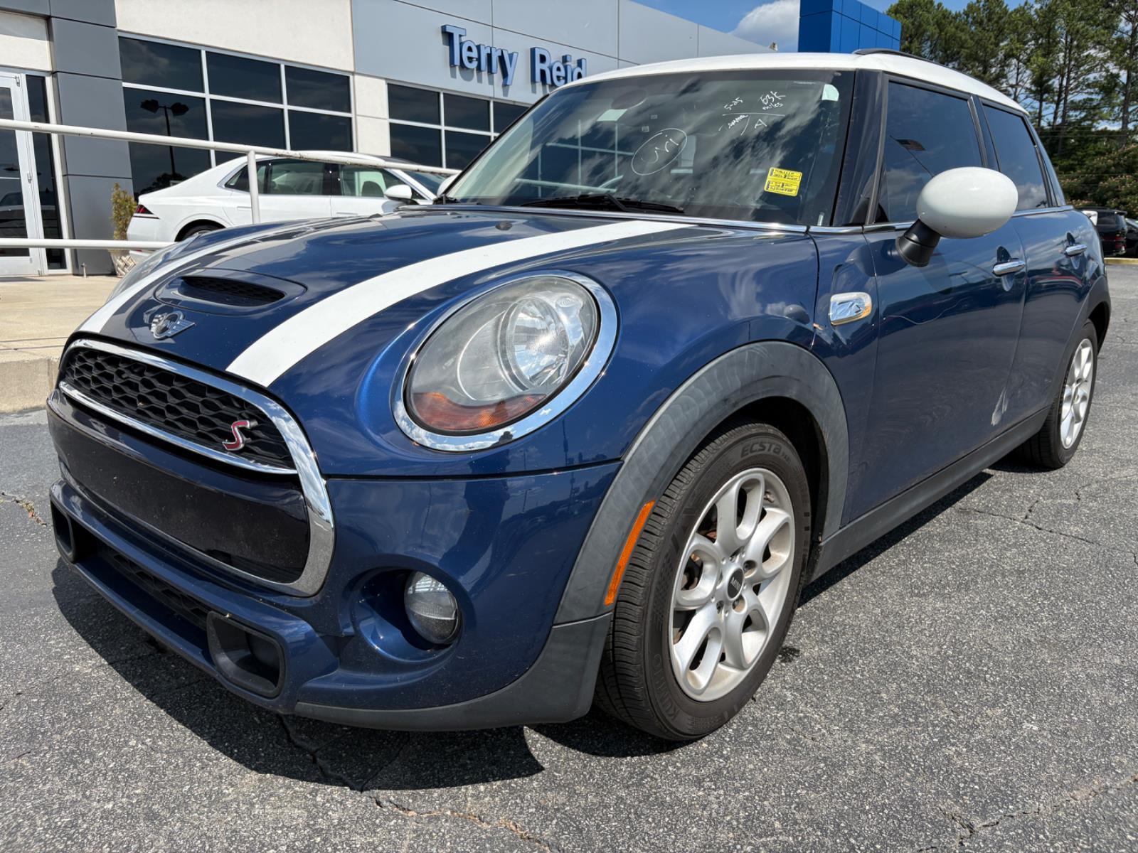 Lapisluxury Blue 2016 MINI Cooper Hatchback Front-Wheel Drive 6-Speed Automatic