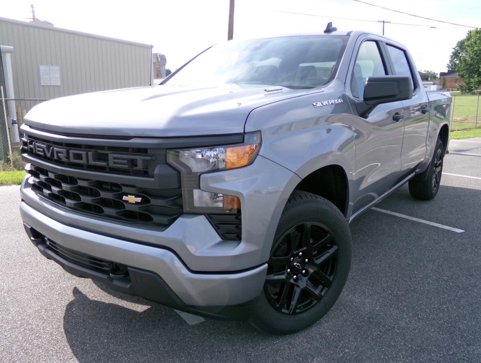 Sterling Gray Metallic 2026 Chevrolet Silverado 1500 Pickup Truck Four-Wheel Drive 8-Speed Automatic