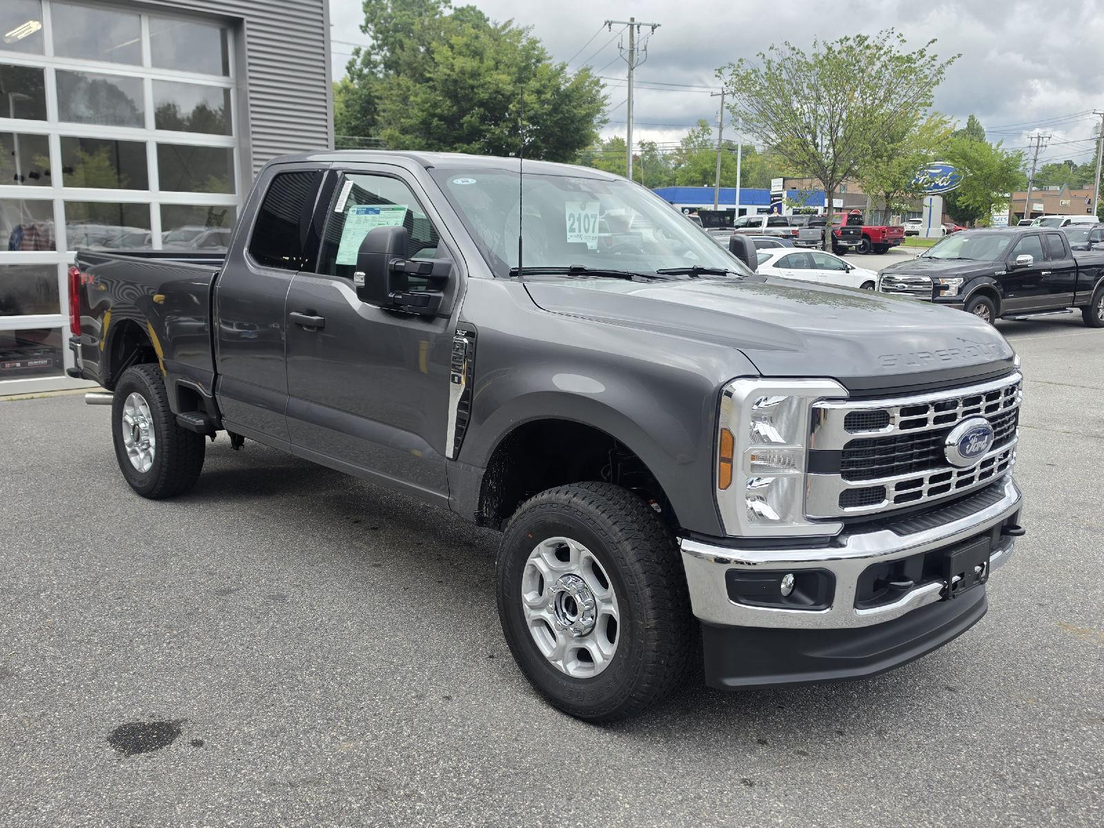 Carbonized Gray 2026 Ford F-250 Super Duty Pickup Truck Four-Wheel Drive Automatic