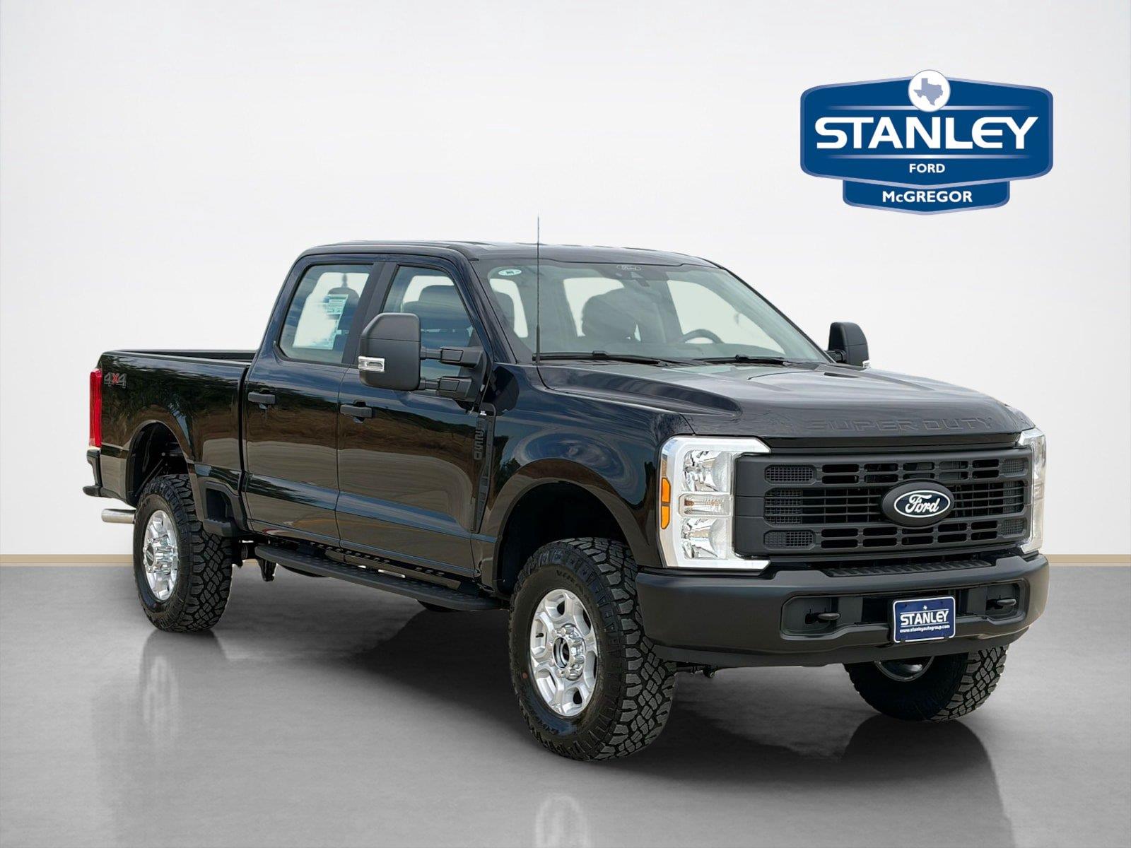 Agate Black Metallic 2027 Ford F-250 Super Duty Pickup Truck Four-Wheel Drive Automatic
