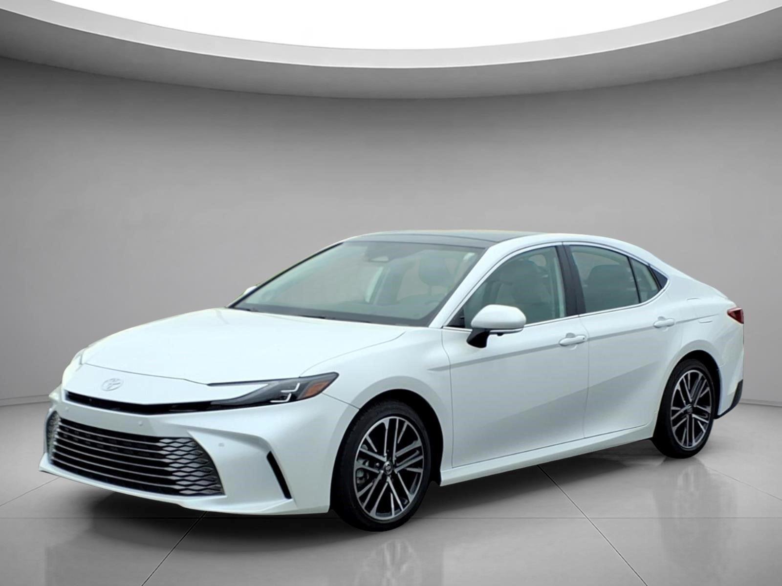 White (Wind Chill Pearl) 2025 Toyota Camry XLE FWD Sedan Front-Wheel Drive Continuously Variable Transmission