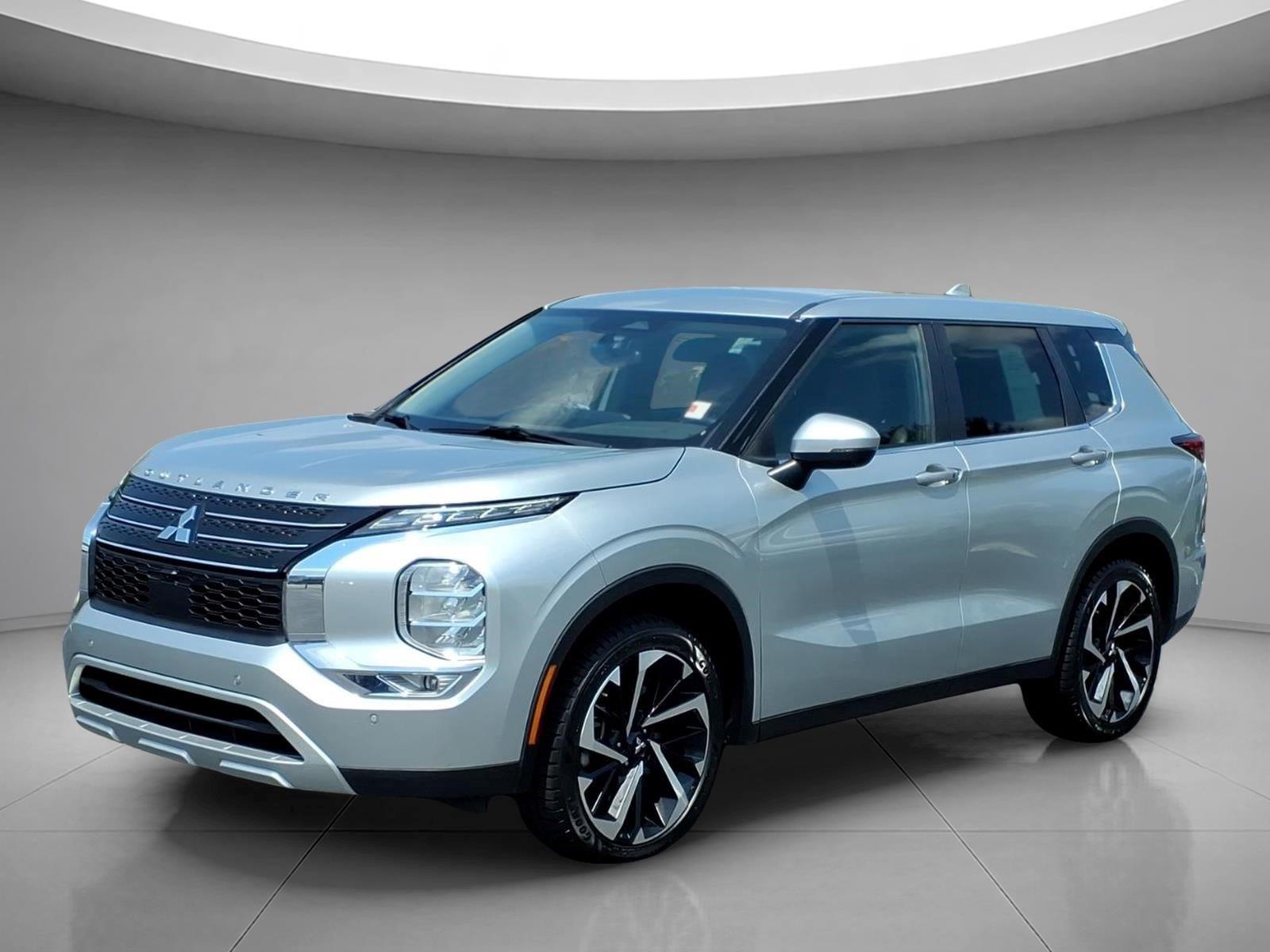 Alloy Silver Metallic 2023 Mitsubishi Outlander SUV / Crossover Front-Wheel Drive Continuously Variable Transmission