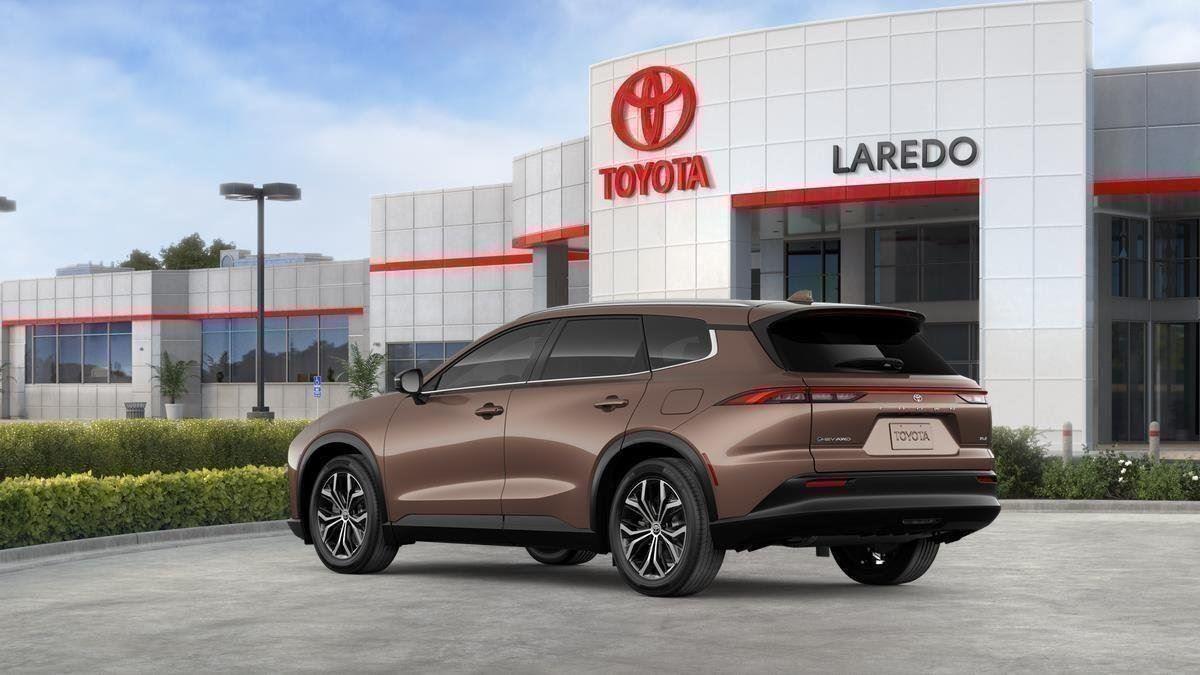 View vehicle photo 6