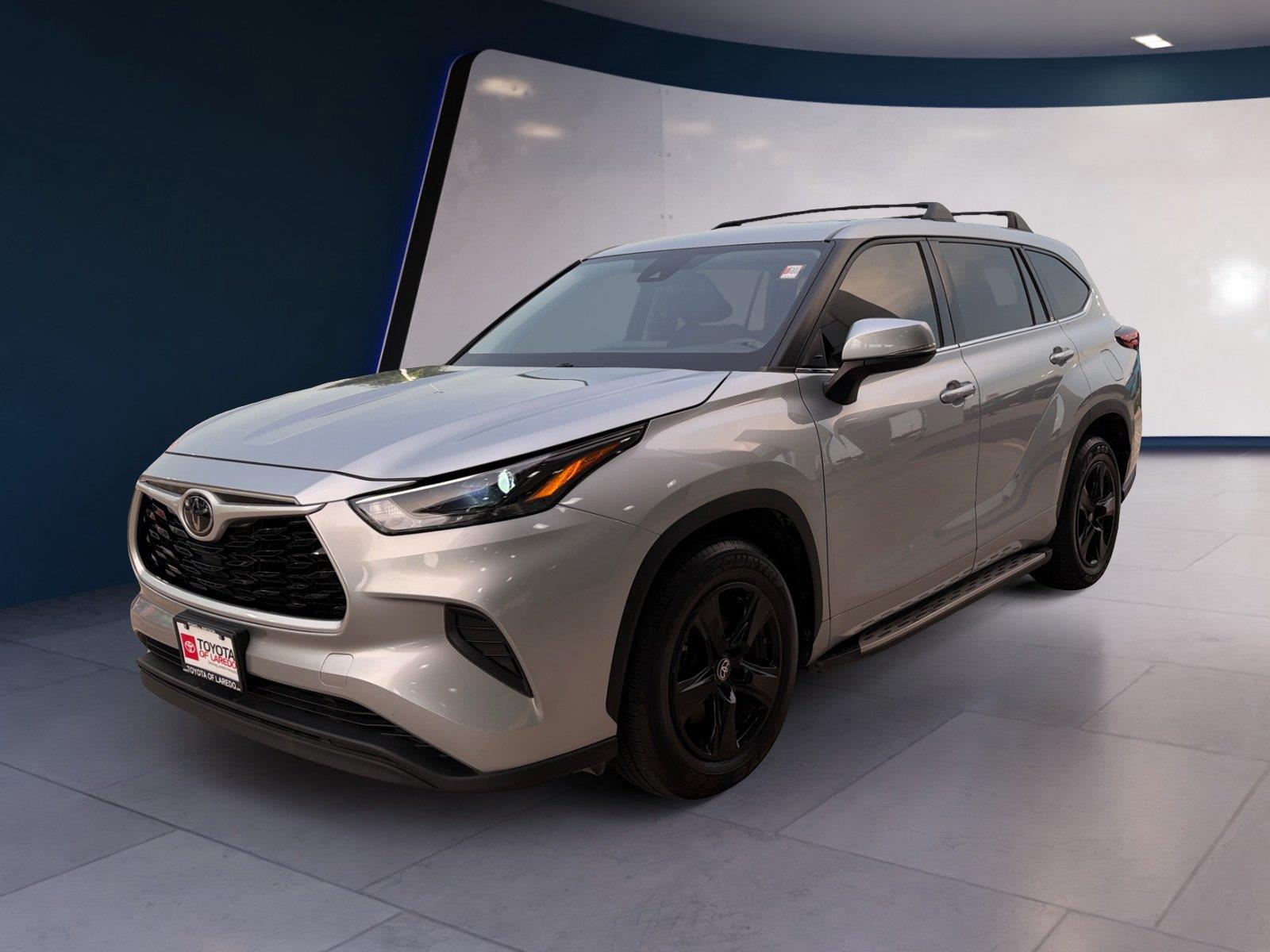 Celestial Silver Metallic 2022 Toyota Highlander SUV / Crossover Front-Wheel Drive Automatic