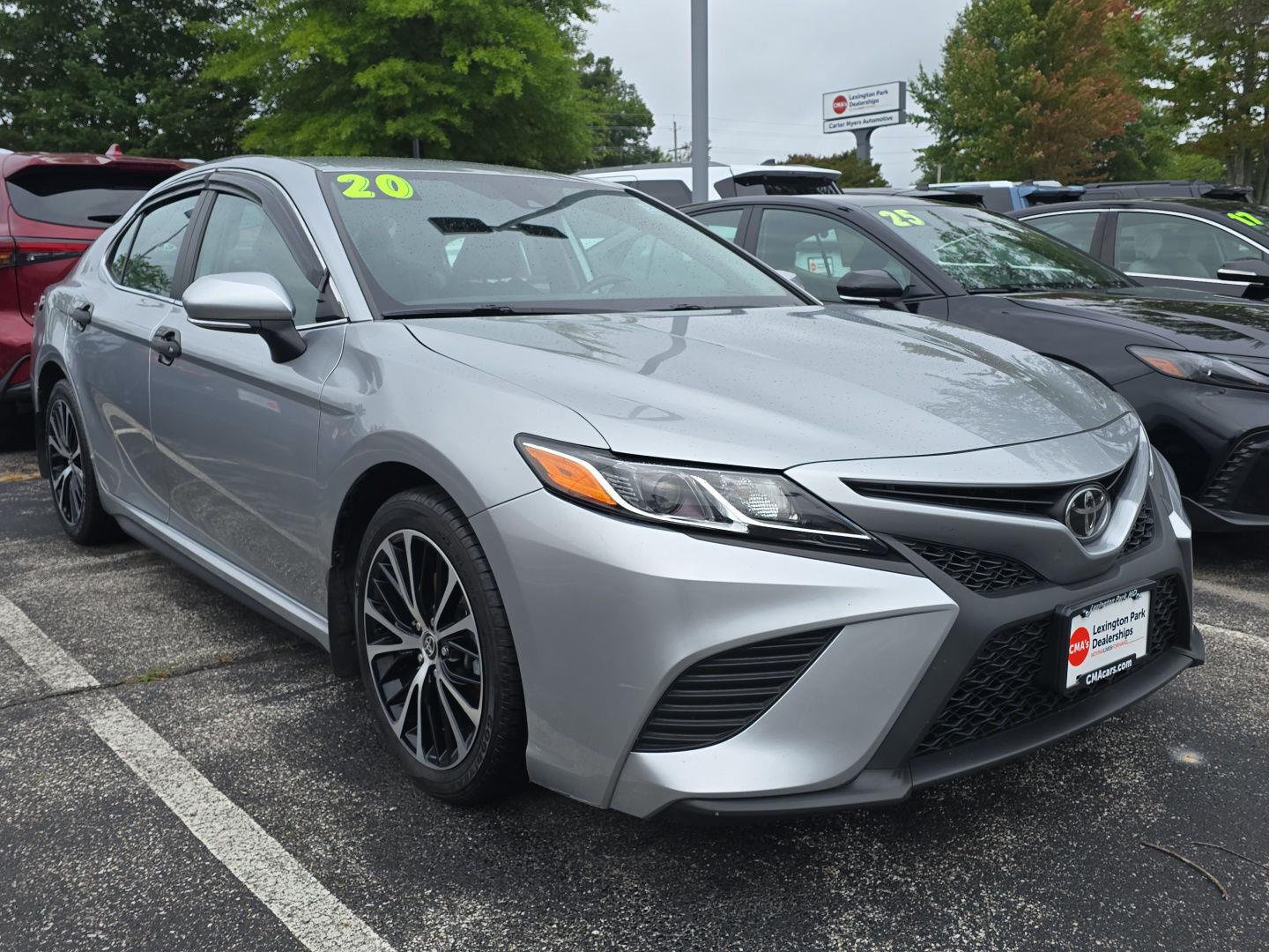 2020 Toyota Camry SE FWD