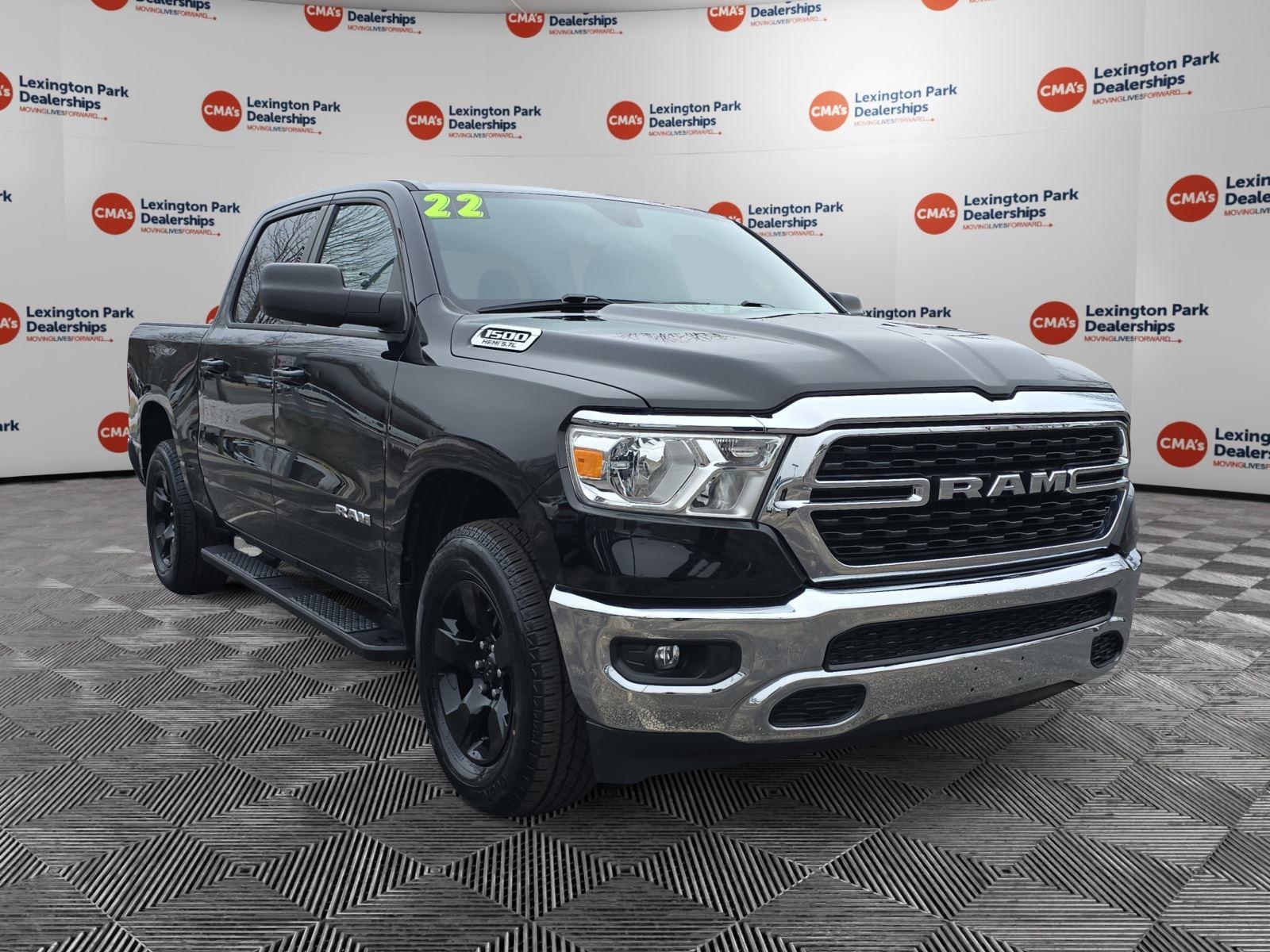 Diamond Black Crystal Pearlcoat 2022 RAM 1500 Big Horn Crew Cab 4WD Pickup Truck Four-Wheel Drive 8-Speed Automatic