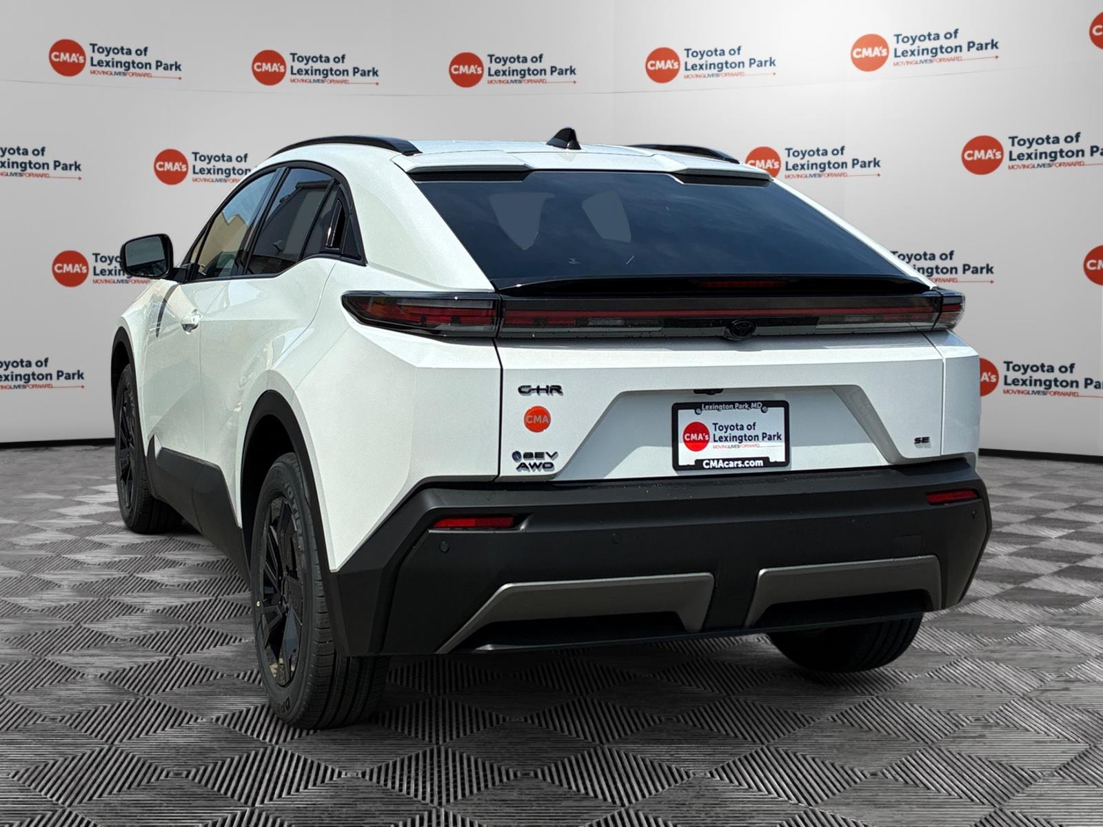 View vehicle photo 5