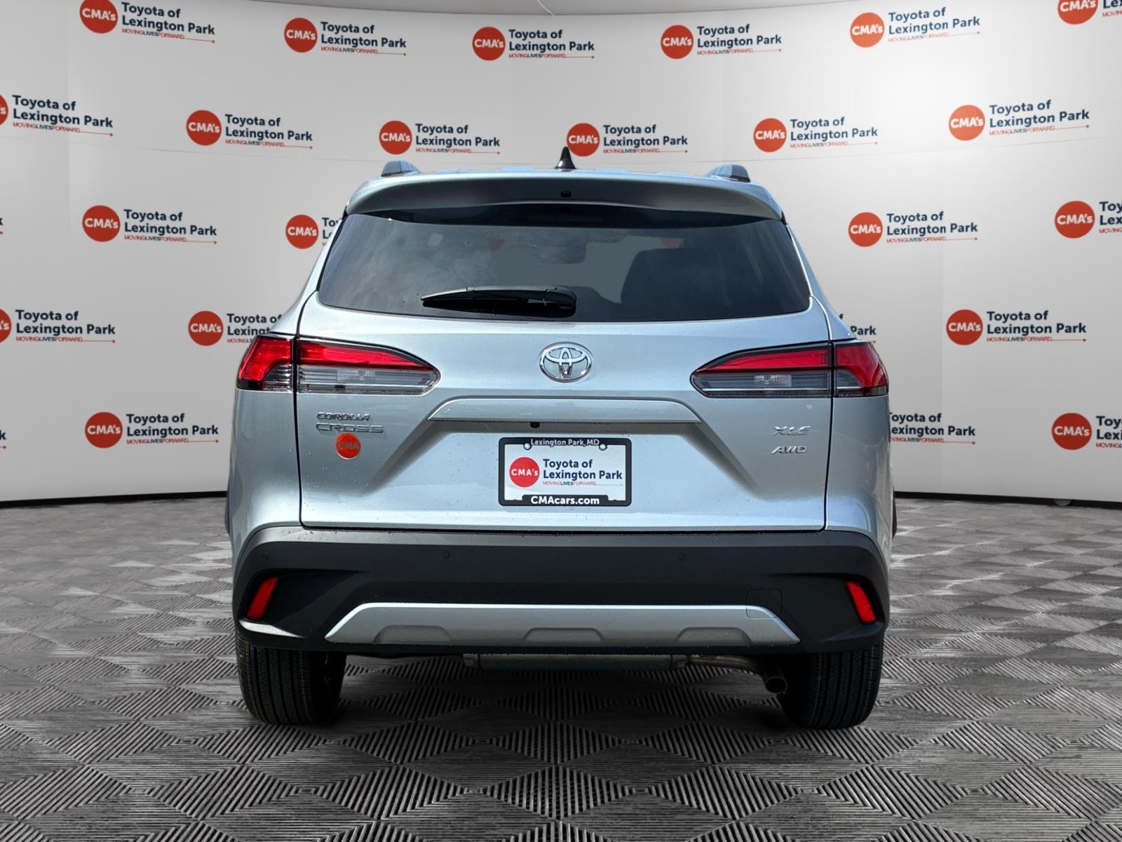 View vehicle photo 6