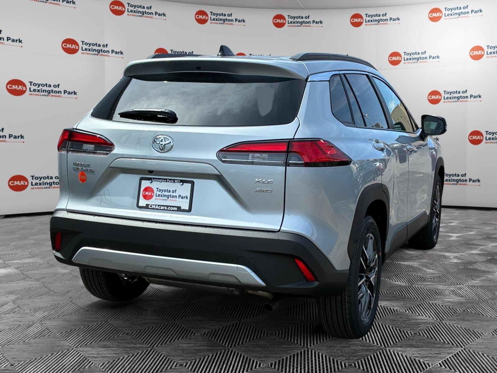 View vehicle photo 7