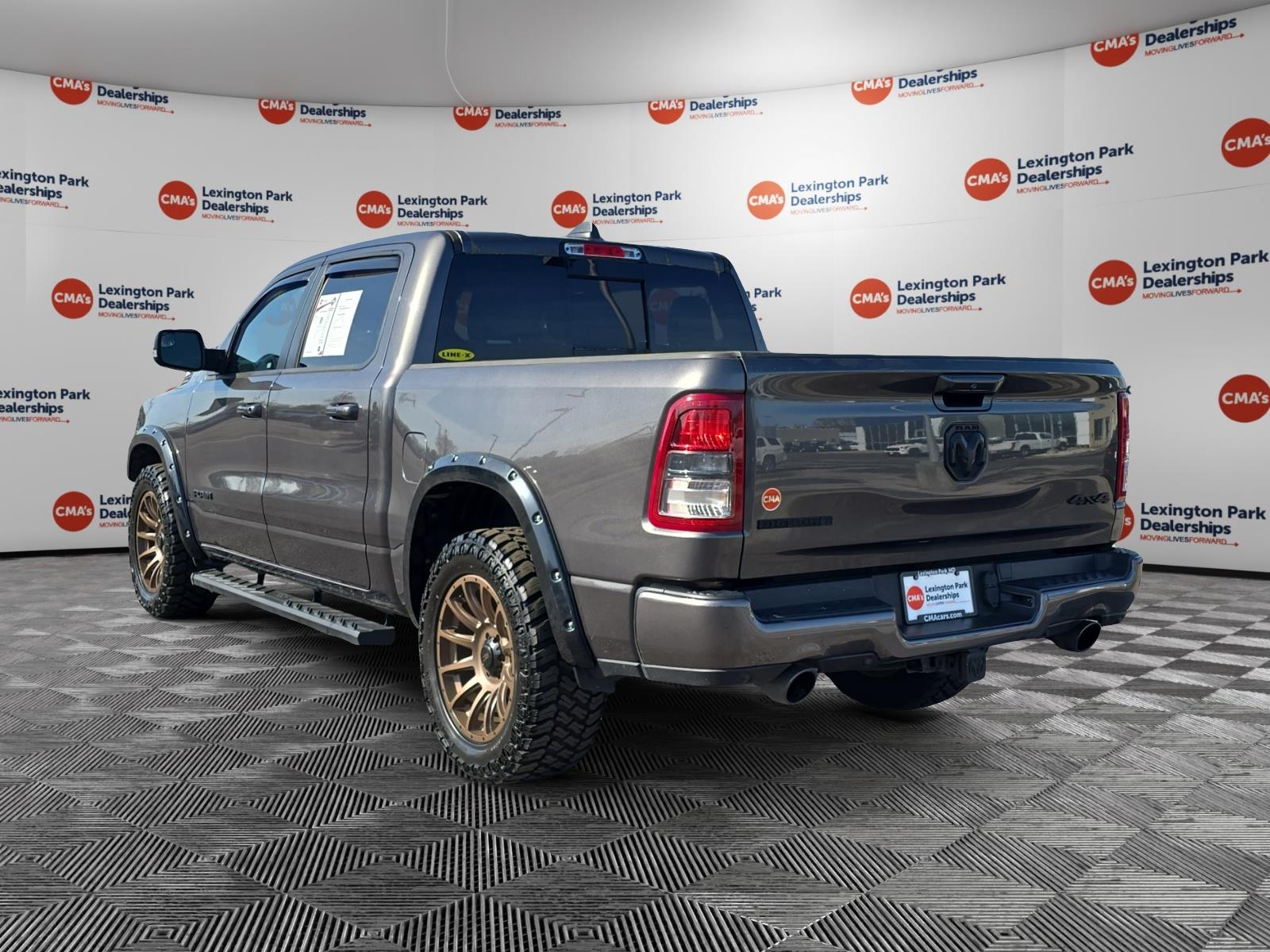 View vehicle photo 5