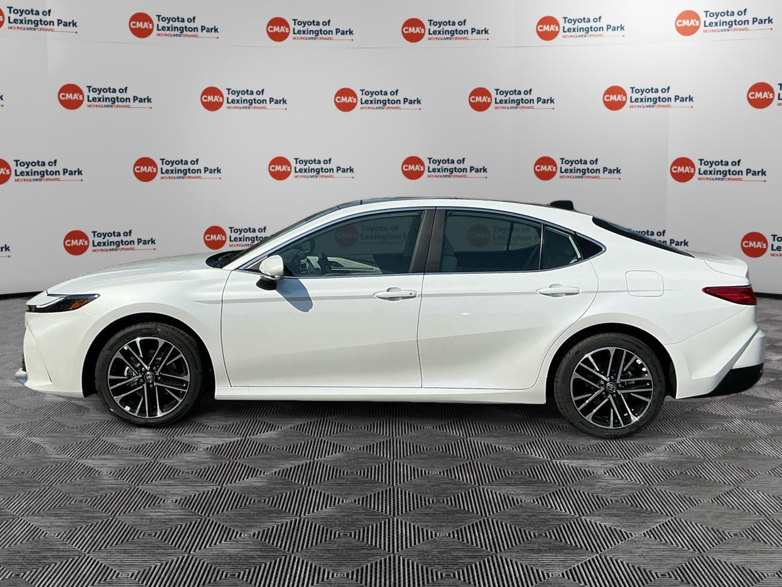 View vehicle photo 3