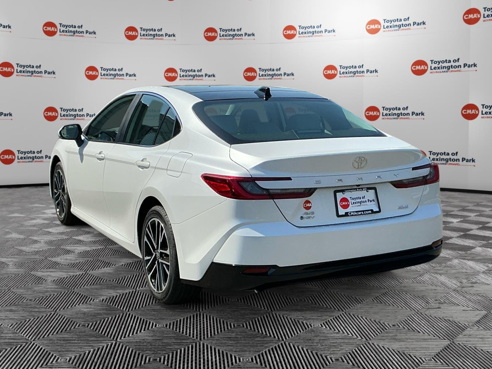 View vehicle photo 4