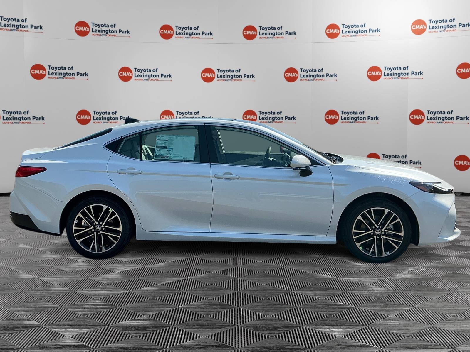 View vehicle photo 7