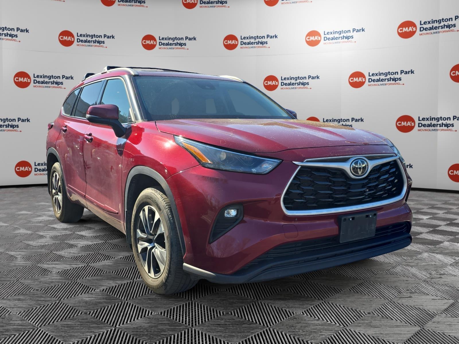 Red (Ruby Flare Pearl) 2022 Toyota Highlander XLE AWD SUV / Crossover All-Wheel Drive 8-Speed Automatic