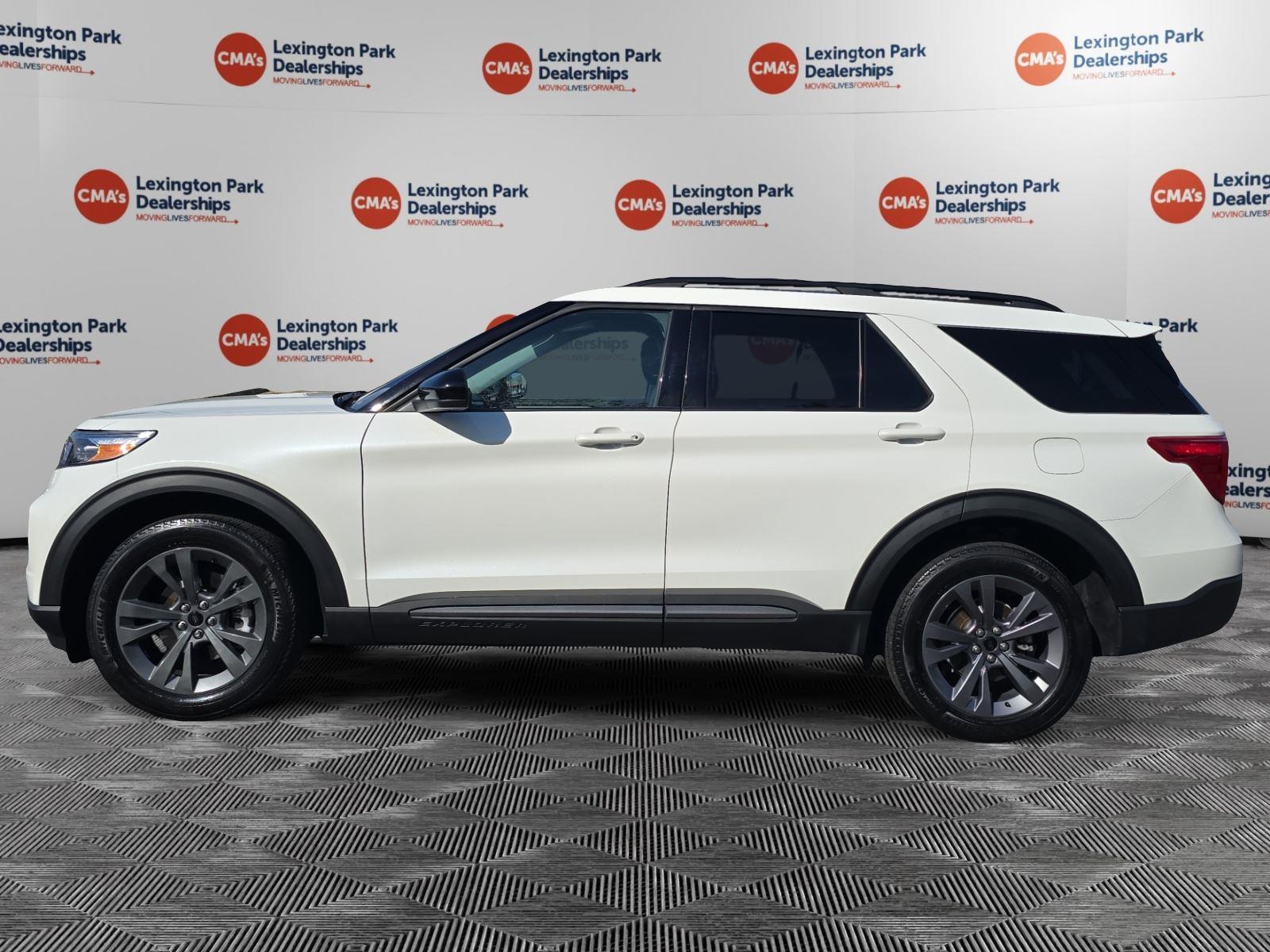 View vehicle photo 4