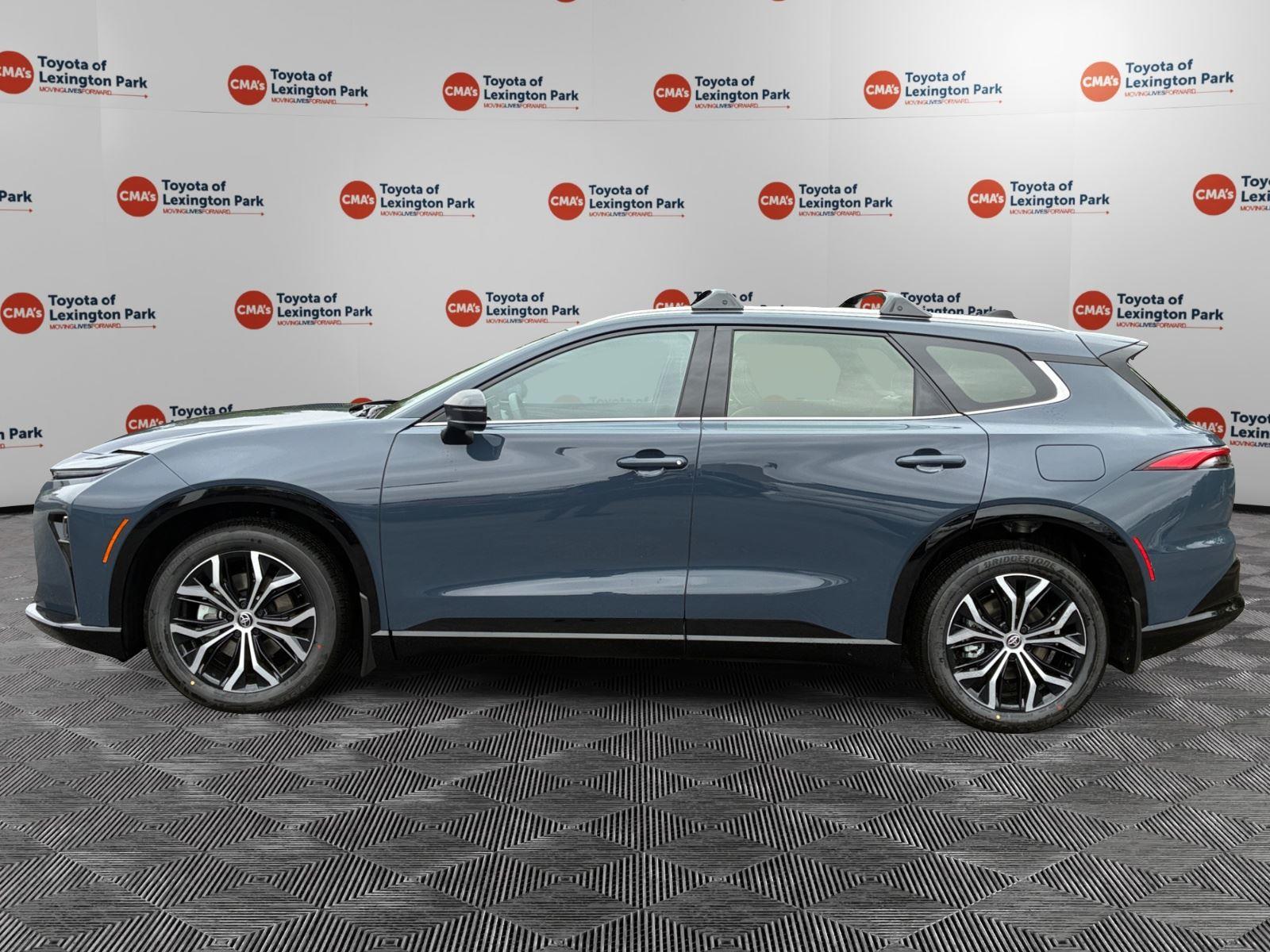 View vehicle photo 4