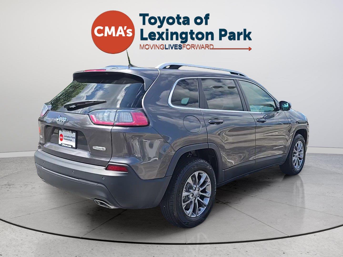 View vehicle photo 5