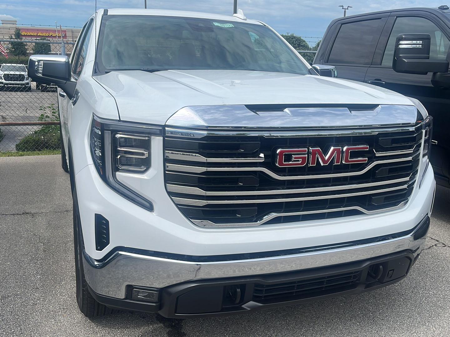 Summit White 2026 GMC Sierra 1500 Pickup Truck Four-Wheel Drive Automatic