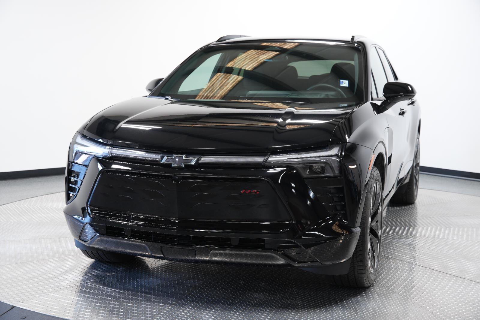 View vehicle photo 3