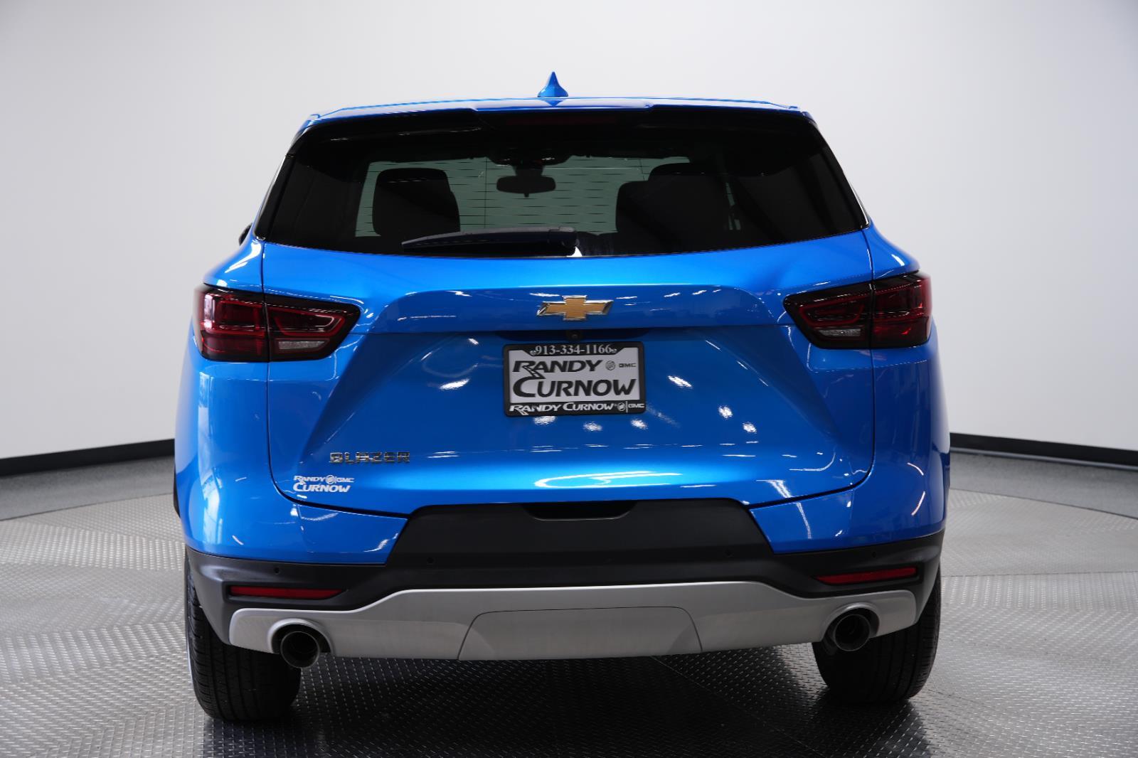 View vehicle photo 6