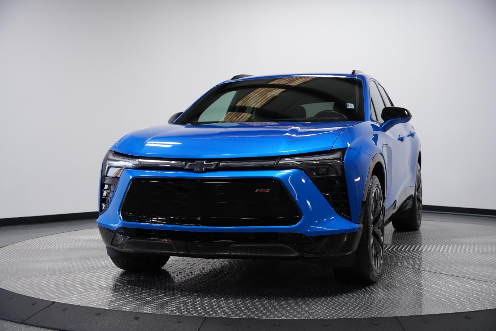 View vehicle photo 3