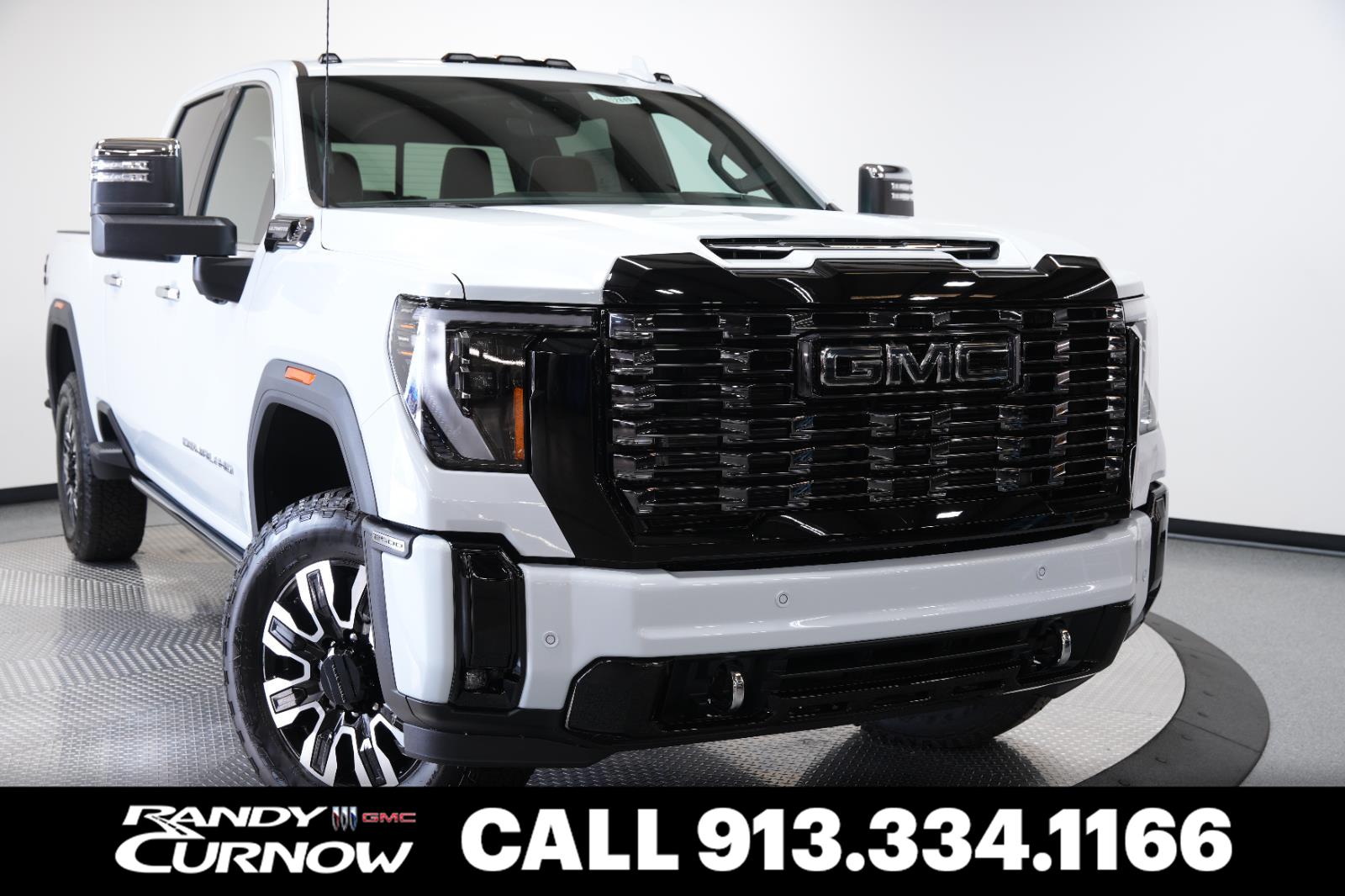 Glacier White Tricoat 2026 GMC Sierra 2500HD Pickup Truck Four-Wheel Drive Automatic