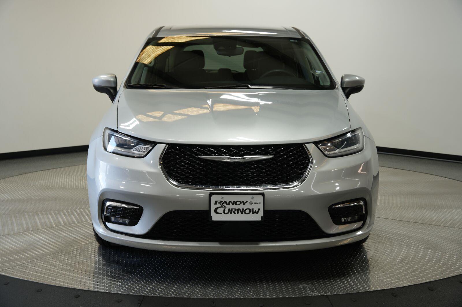 View vehicle photo 2