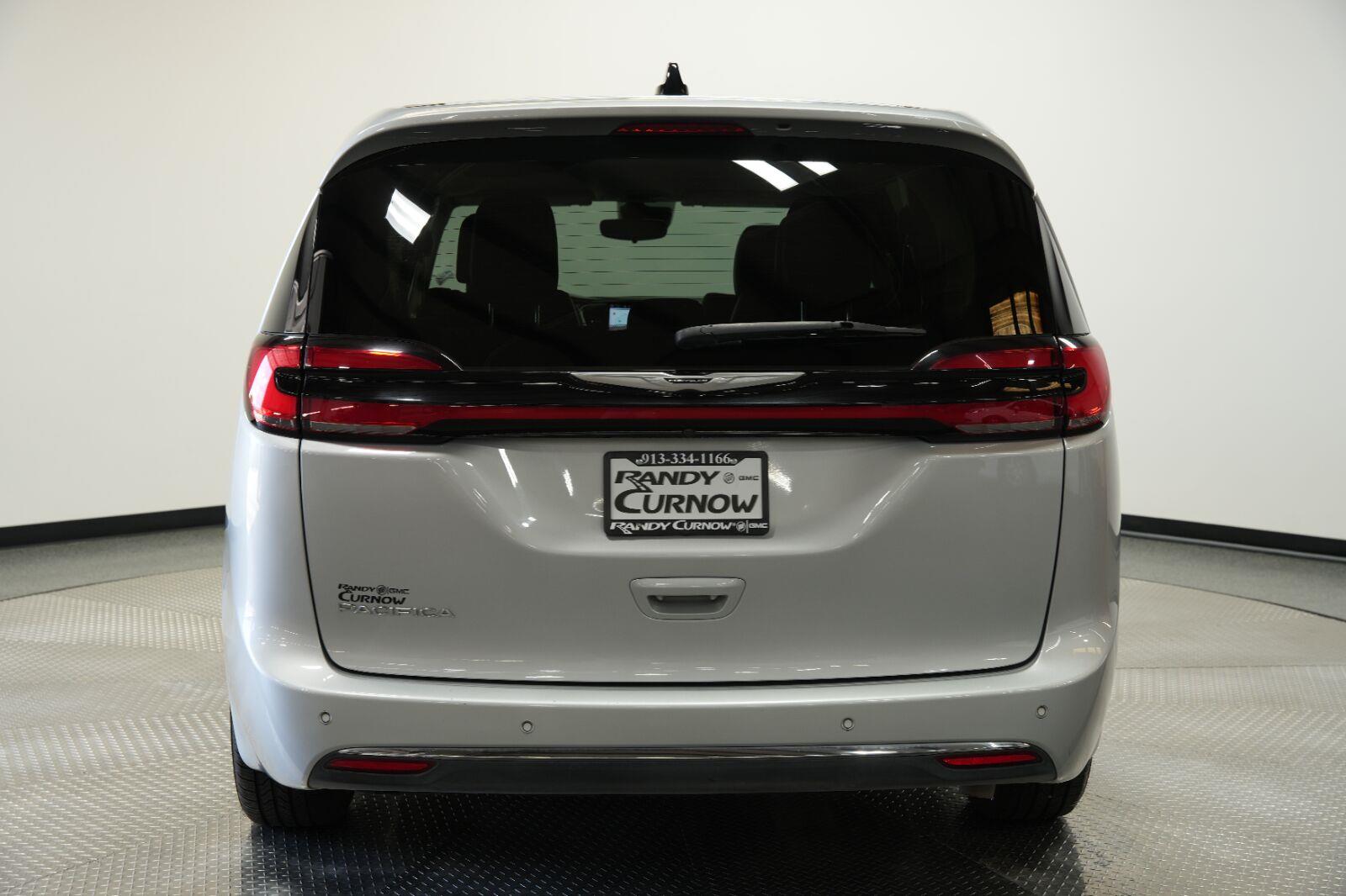 View vehicle photo 6