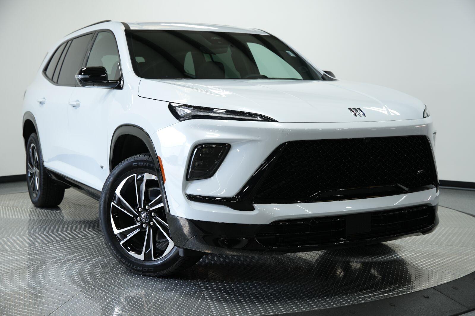 Iridescent White Tricoat 2026 Buick Enclave SUV / Crossover Four-Wheel Drive 8-Speed Automatic