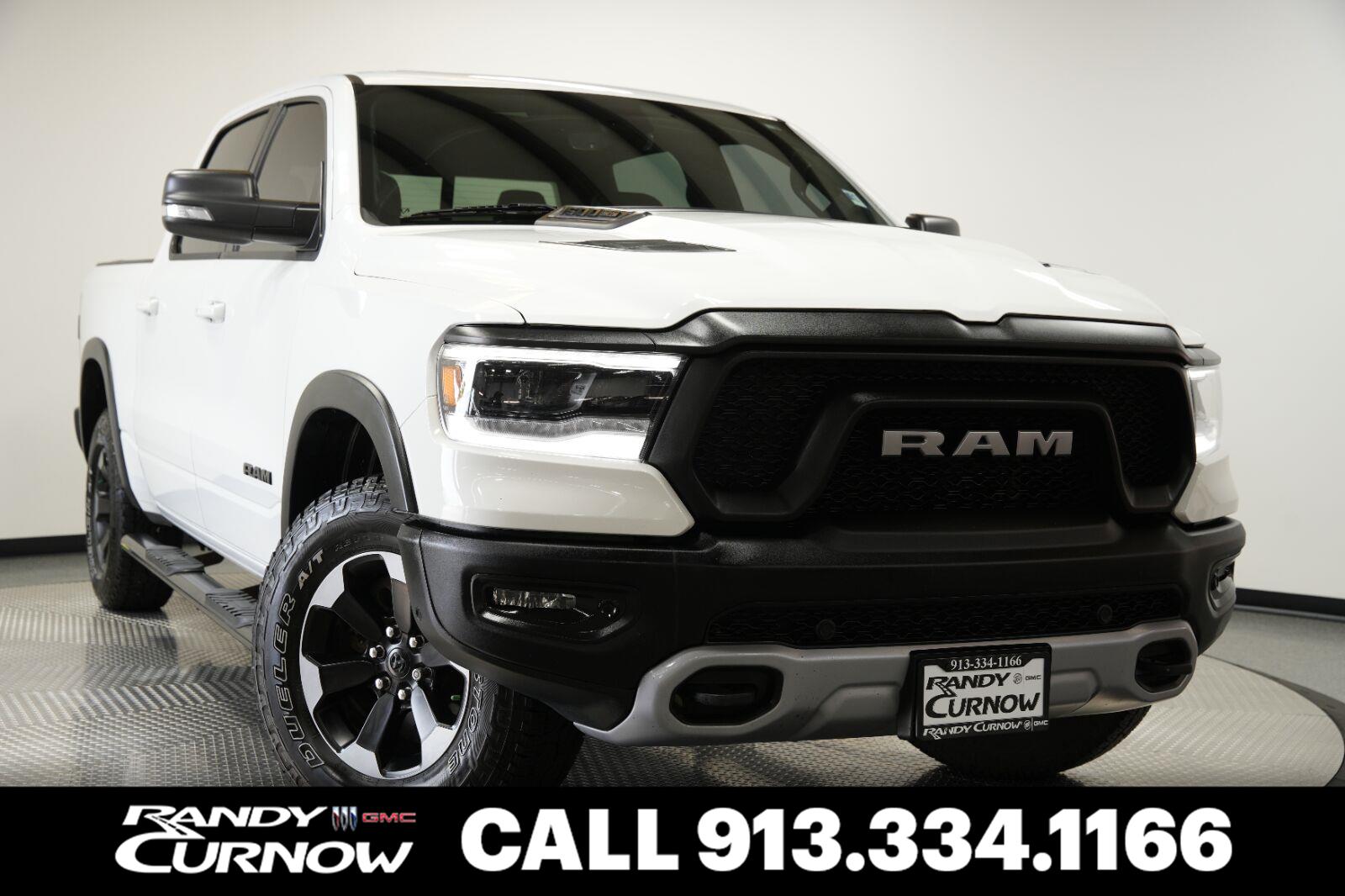 Bright White Clearcoat 2019 RAM 1500 Pickup Truck Four-Wheel Drive 8-Speed Automatic