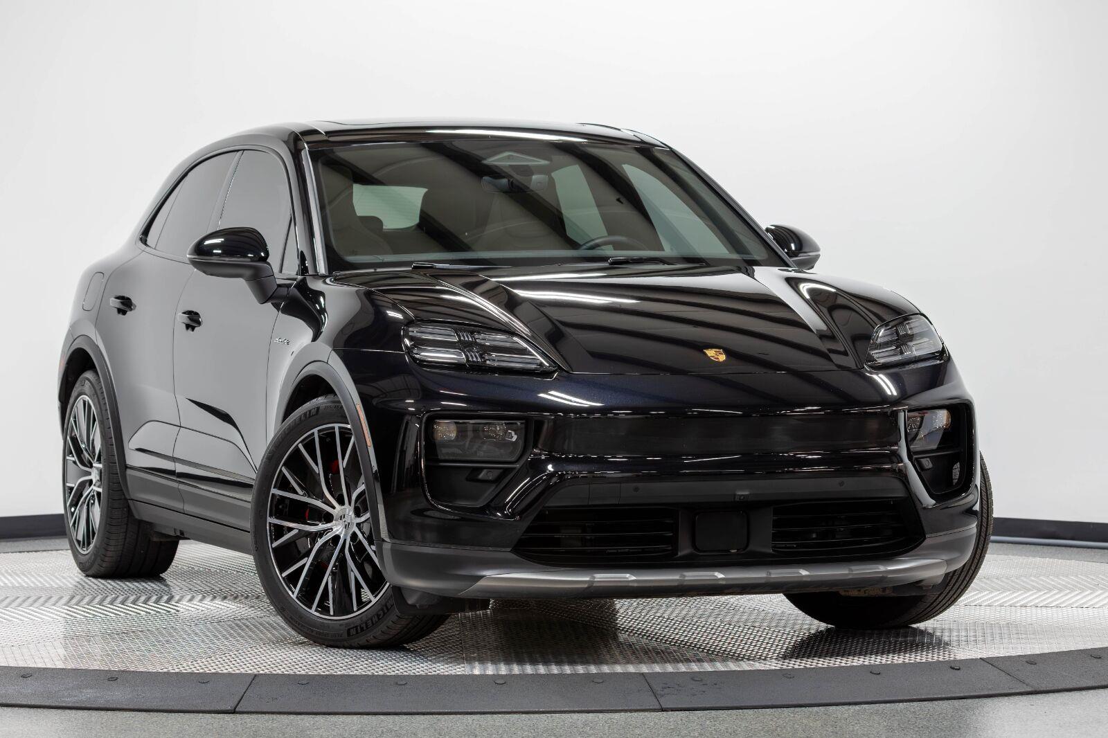 2025 Porsche Macan AWD