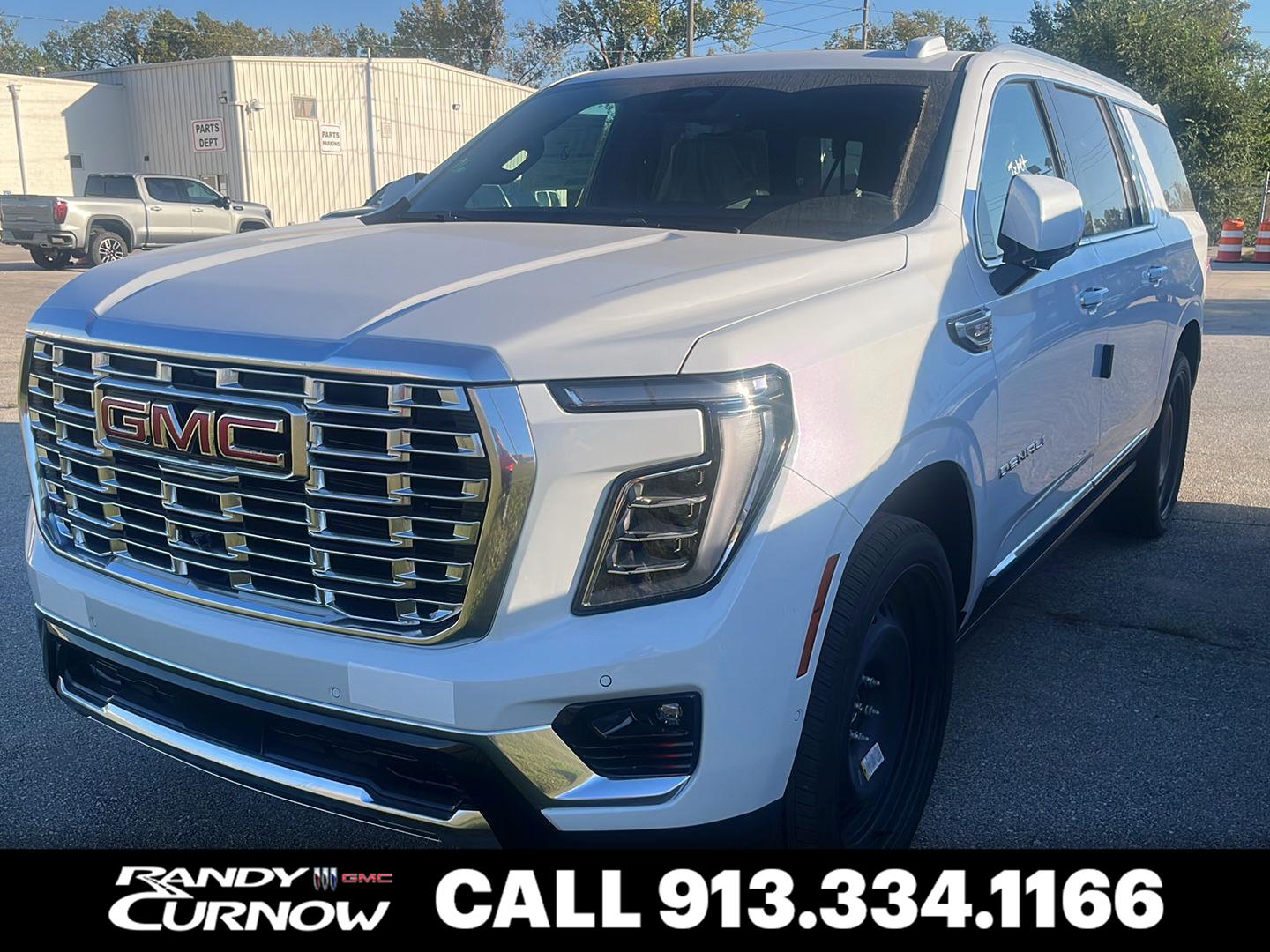 Glacier White Tricoat 2026 GMC Yukon XL SUV / Crossover Four-Wheel Drive Automatic