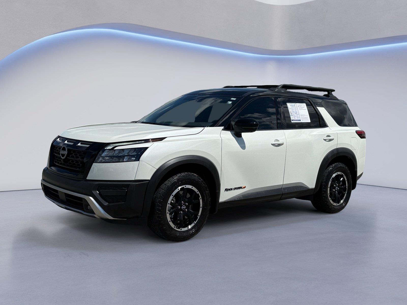 Pearl White Tricoat/Super Black 2024 Nissan Pathfinder SUV / Crossover All-Wheel Drive Automatic