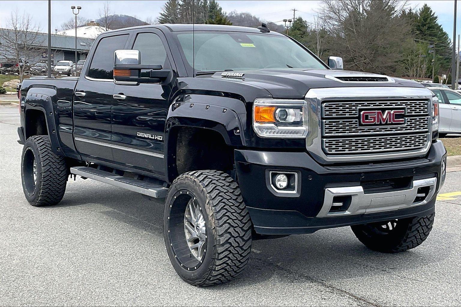 2018 GMC Sierra 2500HD Denali Crew Cab SB 4WD