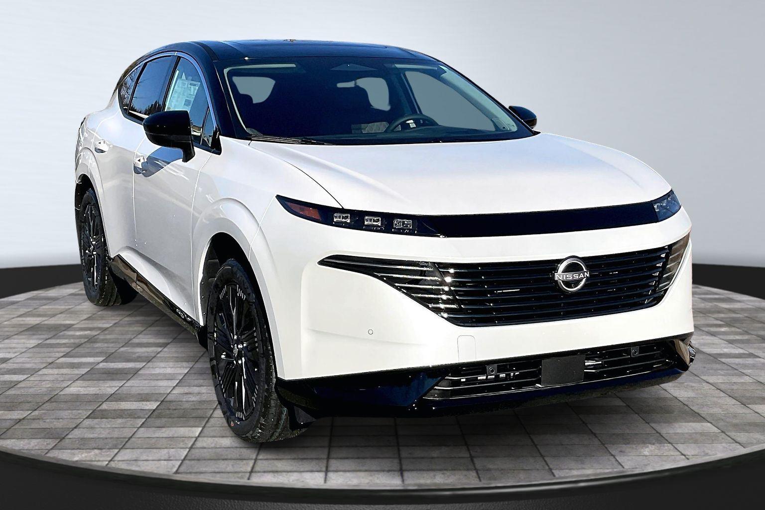 Everest White Pearl Tricoat/Super Black 2026 Nissan Murano Platinum AWD SUV / Crossover All-Wheel Drive Automatic