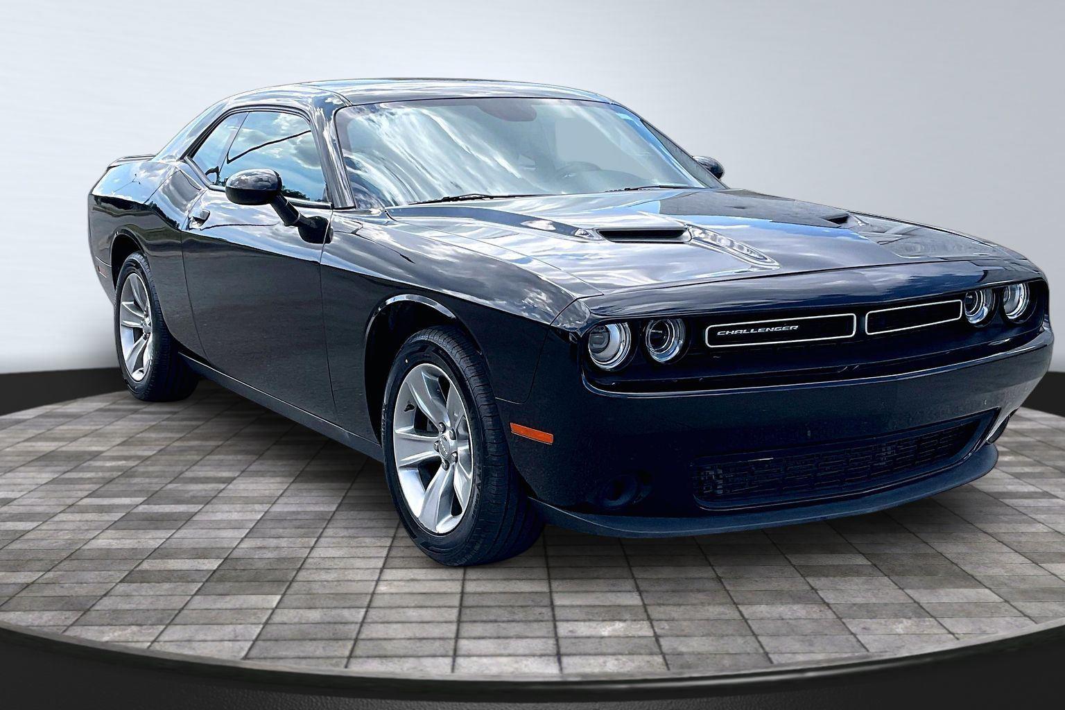 Pitch Black Clearcoat 2021 Dodge Challenger Coupe Rear-Wheel Drive 8-Speed Automatic