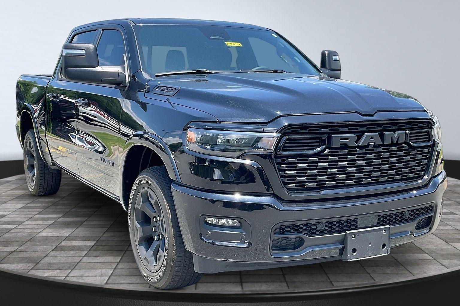 Diamond Black Crystal Pearlcoat 2025 RAM 1500 Pickup Truck Four-Wheel Drive 8-Speed Automatic