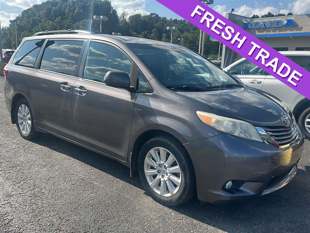 2016 Toyota Sienna XLE 7-Passenger AWD