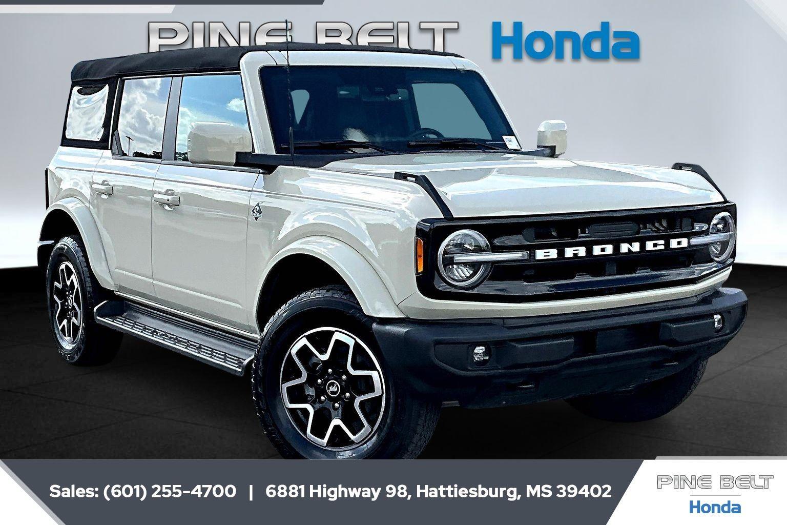 Oxford White 2025 Ford Bronco Outer Banks 4-Door 4WD SUV / Crossover Four-Wheel Drive Automatic