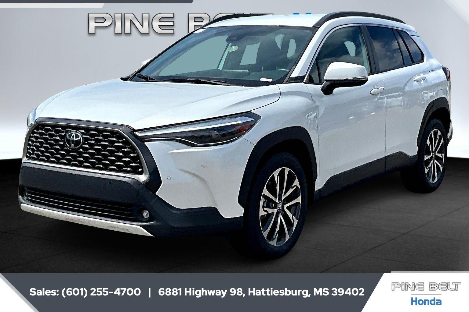 White (Wind Chill Pearl) 2022 Toyota Corolla Cross XLE FWD SUV / Crossover Front-Wheel Drive Continuously Variable Transmission