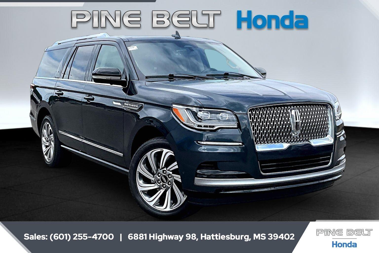 Flight Blue Metallic Clearcoat 2024 Lincoln Navigator L Reserve 4WD SUV / Crossover Four-Wheel Drive Automatic