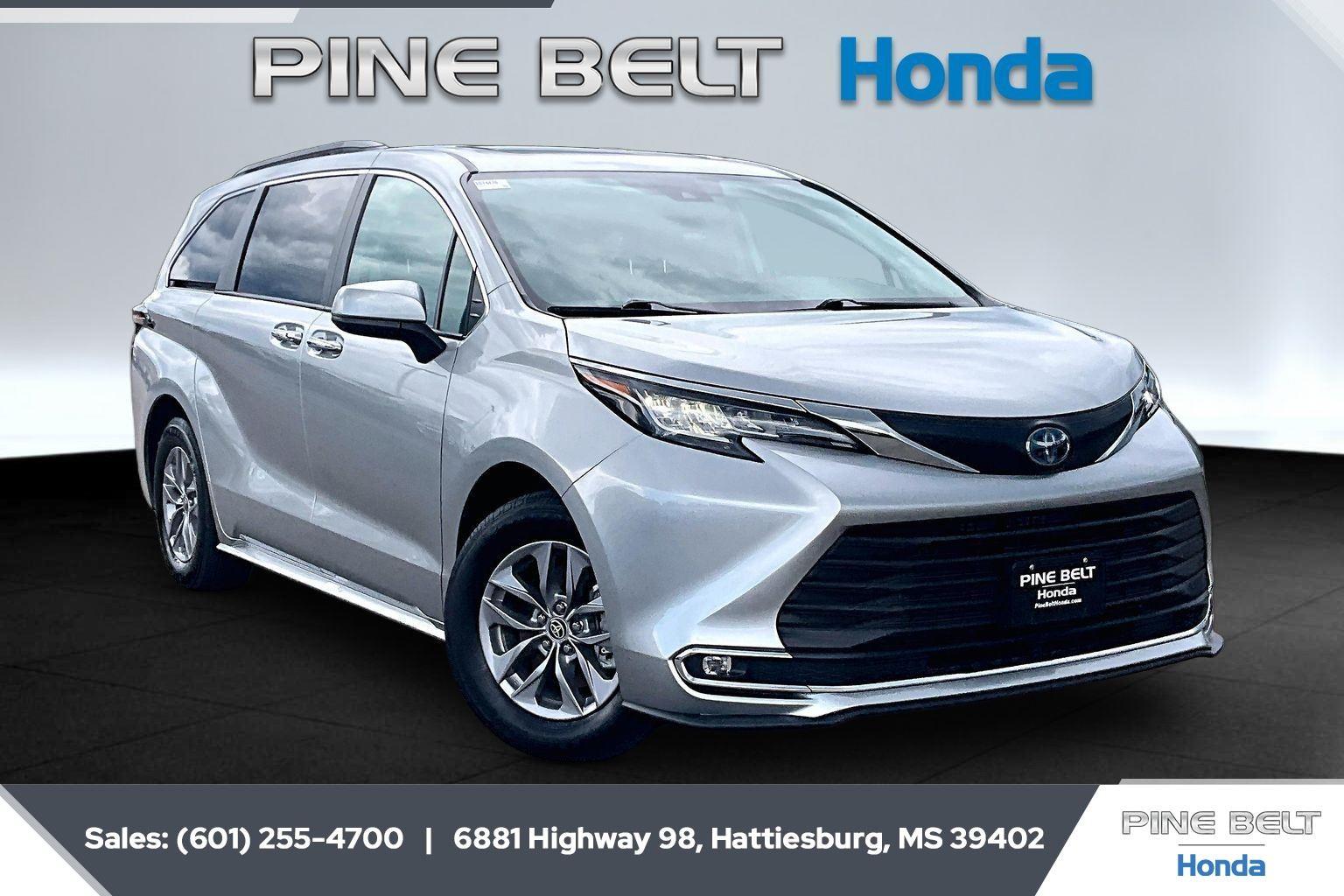 Celestial Silver Metallic 2023 Toyota Sienna Minivan Front-Wheel Drive Continuously Variable Transmission