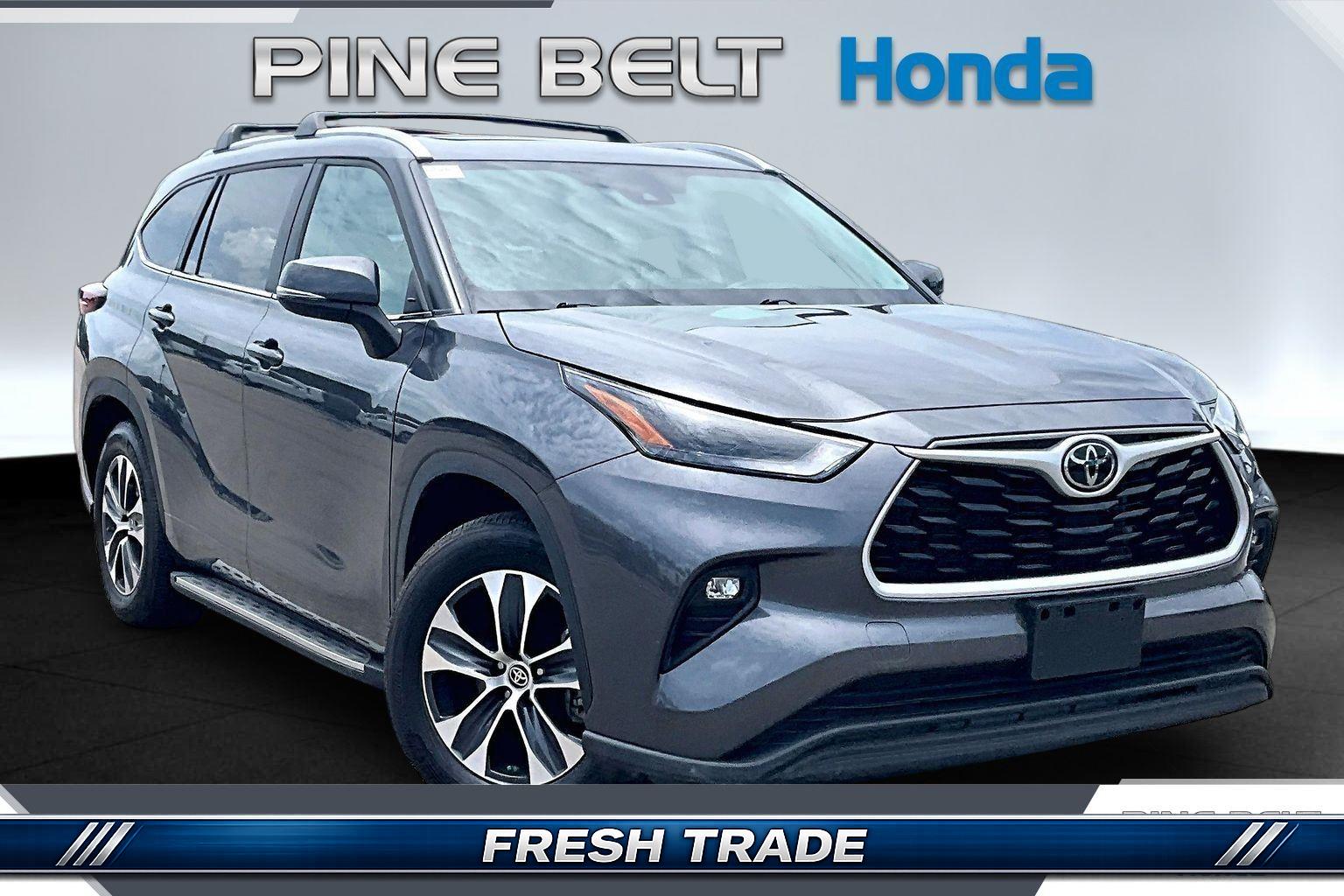 Magnetic Gray Metallic 2025 Toyota Highlander SUV / Crossover Front-Wheel Drive 8-Speed Automatic