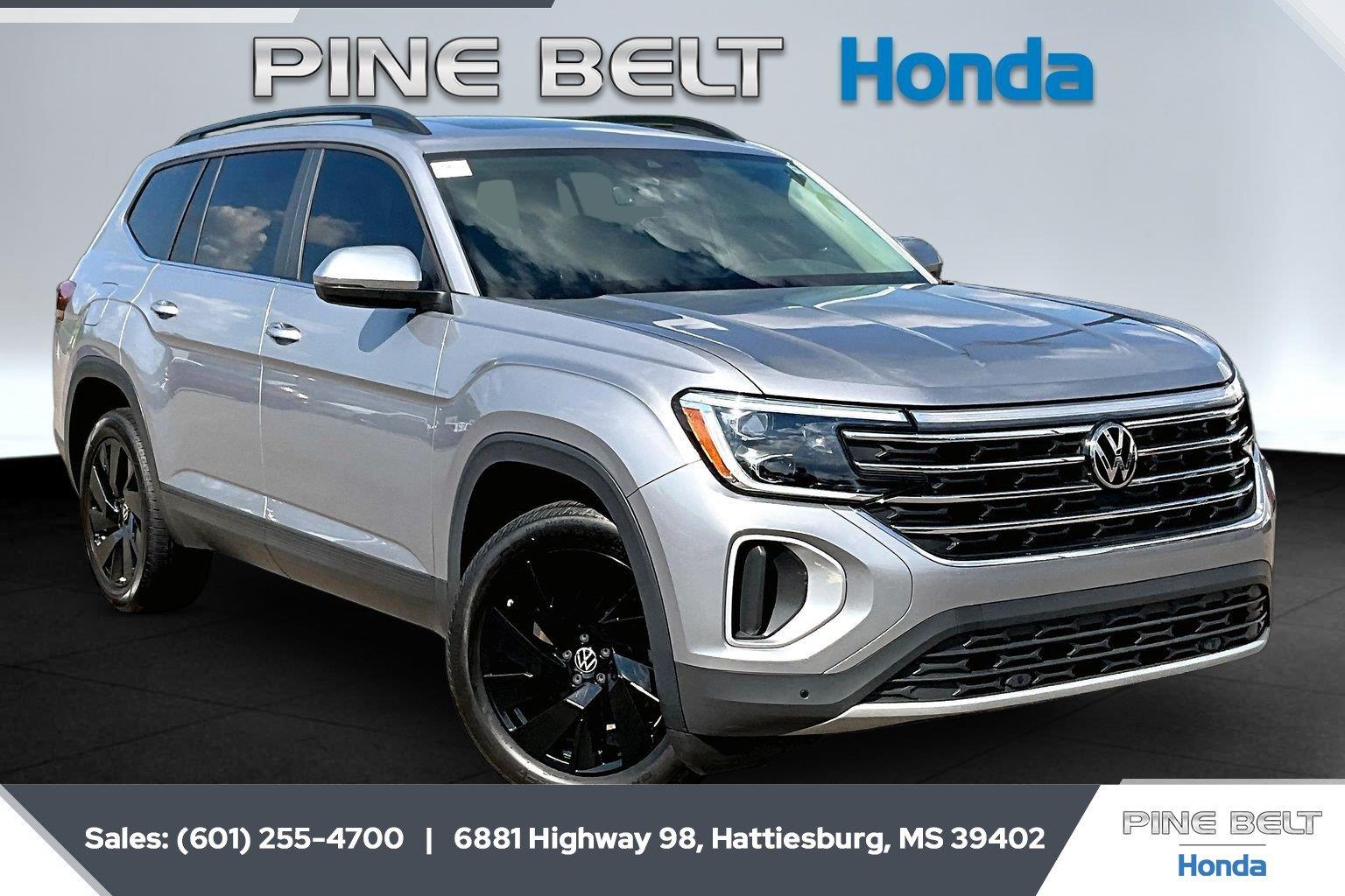 Silver Mist Metallic 2024 Volkswagen Atlas SUV / Crossover Front-Wheel Drive Automatic