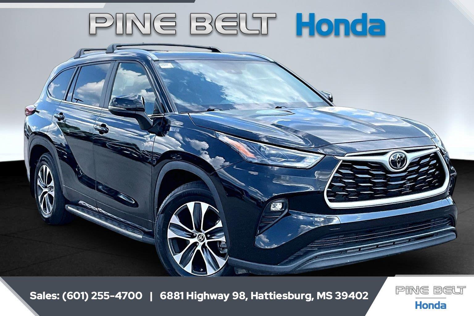  2023 Toyota Highlander XLE FWD   