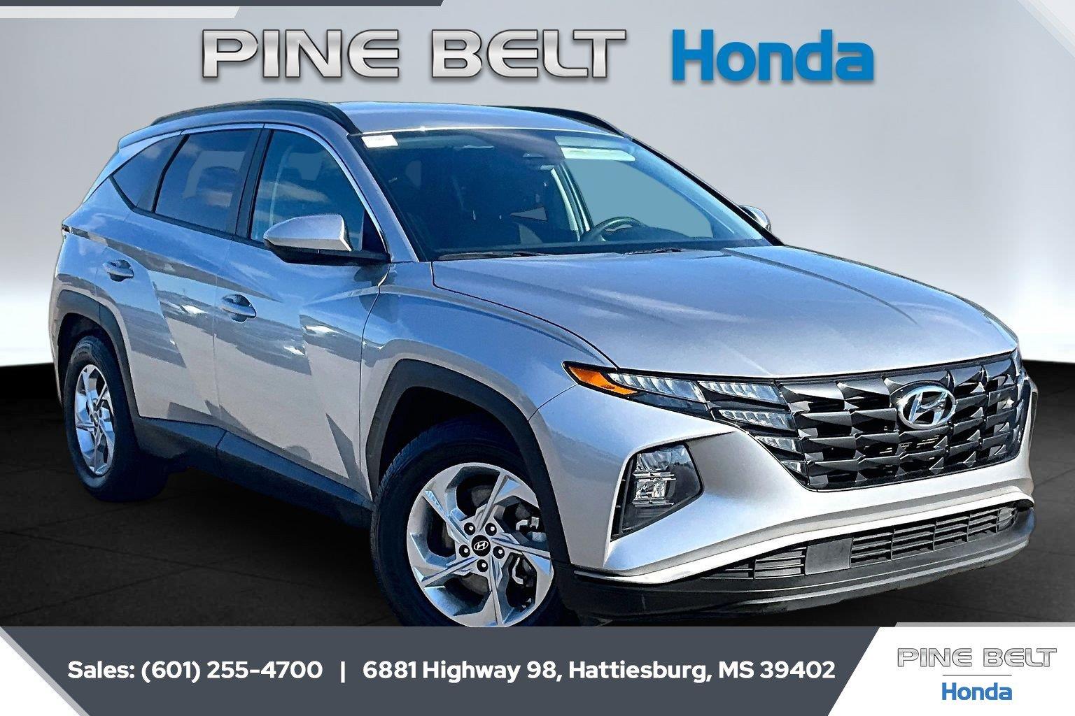 Shimmering Silver 2024 Hyundai Tucson SUV / Crossover Front-Wheel Drive Automatic