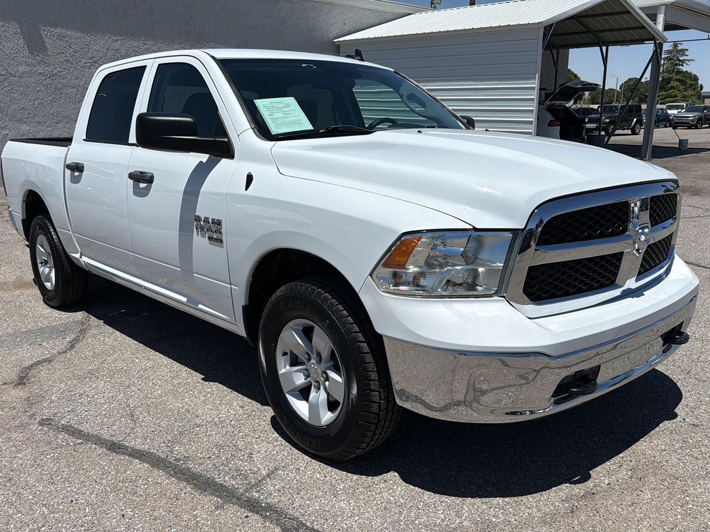 Bright White Clearcoat 2022 RAM 1500 Pickup Truck Four-Wheel Drive 8-Speed Automatic