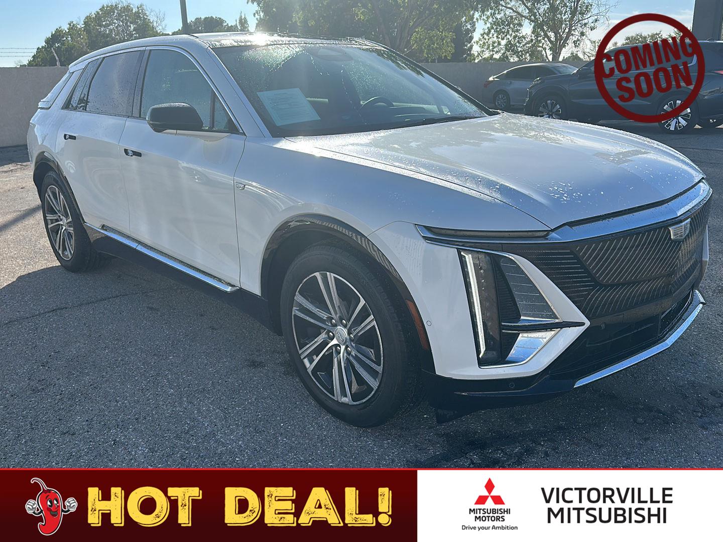 Crystal White Tricoat 2024 Cadillac LYRIQ SUV / Crossover Rear-Wheel Drive Automatic