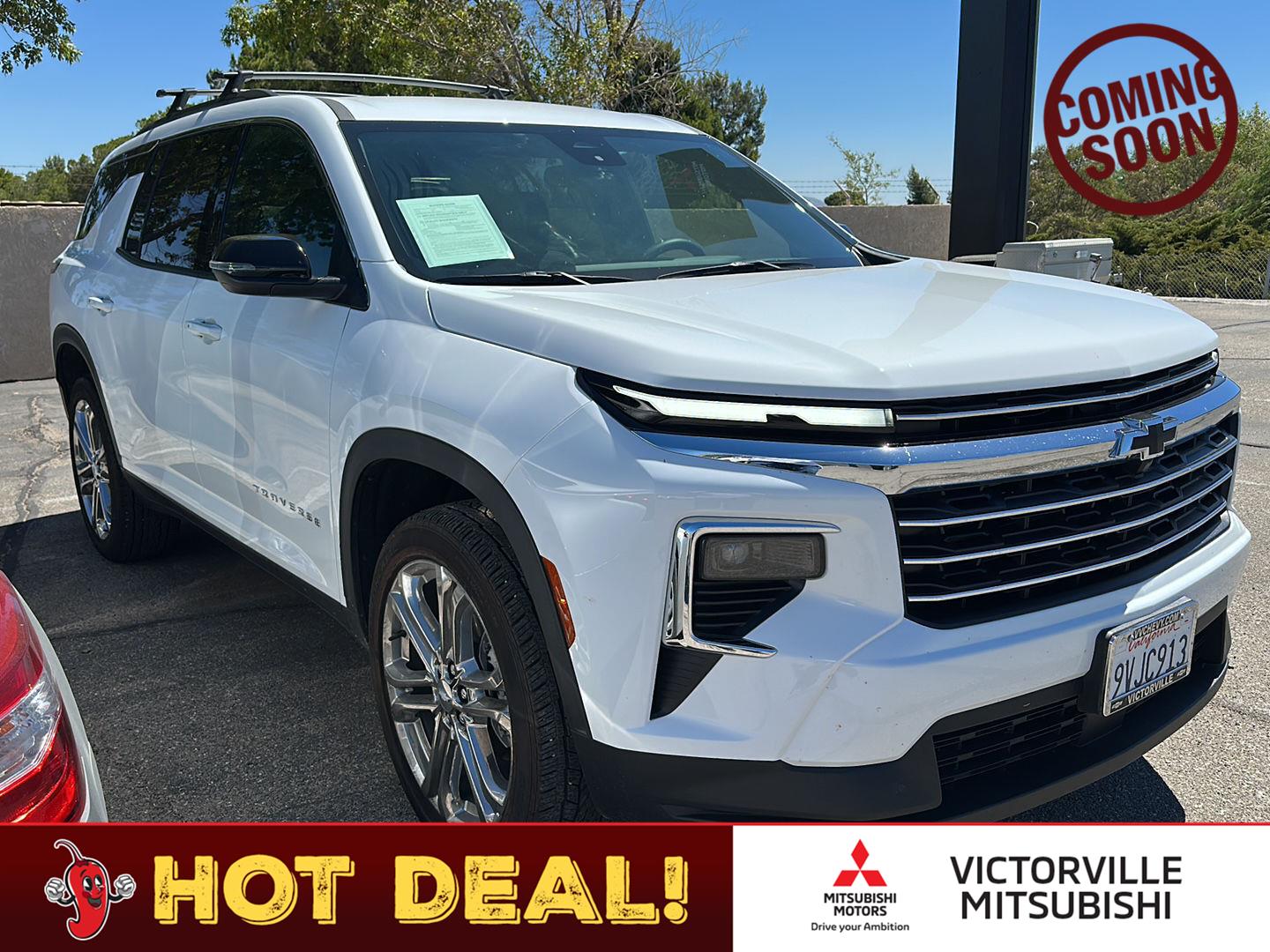 Summit White 2025 Chevrolet Traverse SUV / Crossover Front-Wheel Drive 8-Speed Automatic